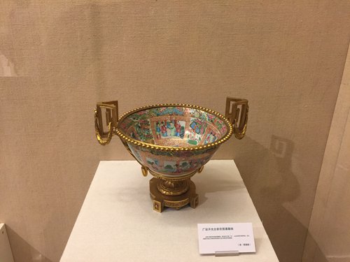 A Qing Dynasty porcelain bowl with copper decorations (Photo: Huang Tingting/GT) A Qing Dynasty porcelain bowl with copper decorations (Photo: Huang Tingting/GT)