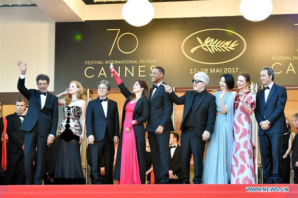 Jury member for the 70th Cannes International Film Festival, Chinese actress Fan Bingbing (3rd R) poses for photos on the red carpet at the opening of the 70th Cannes International Film Festival in Cannes, France, on May 17, 2017. The 70th Cannes International Film Festival is held here from May 17 to May 28. (Xinhua/Chen Yichen) Jury member for the 70th Cannes International Film Festival, Chinese actress Fan Bingbing (3rd R) poses for photos on the red carpet at the opening of the 70th Cannes International Film Festival in Cannes, France, on May 17, 2017. The 70th Cannes International Film Festival is held here from May 17 to May 28. (Xinhua/Chen Yichen)