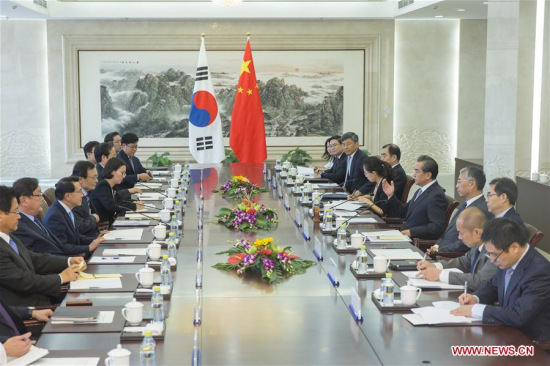 Chinese Foreign Minister Wang Yi meets with Lee Hae-chan, special envoy of the President of the Republic of Korea (ROK) Moon Jae-in, in Beijing, capital of China, May 18, 2017. (Xinhua/Cui Xinyu) Chinese Foreign Minister Wang Yi meets with Lee Hae-chan, special envoy of the President of the Republic of Korea (ROK) Moon Jae-in, in Beijing, capital of China, May 18, 2017. (Xinhua/Cui Xinyu)