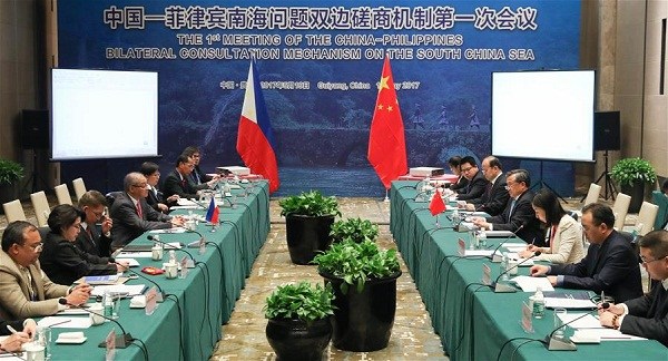 The first meeting of the China-Philippines bilateral consultation mechanism on the South China Sea is held in Guiyang, capital of southwest China's Guizhou Province, May 19, 2017. (Xinhua/Liu Xu) The first meeting of the China-Philippines bilateral consultation mechanism on the South China Sea is held in Guiyang, capital of southwest China's Guizhou Province, May 19, 2017. (Xinhua/Liu Xu)