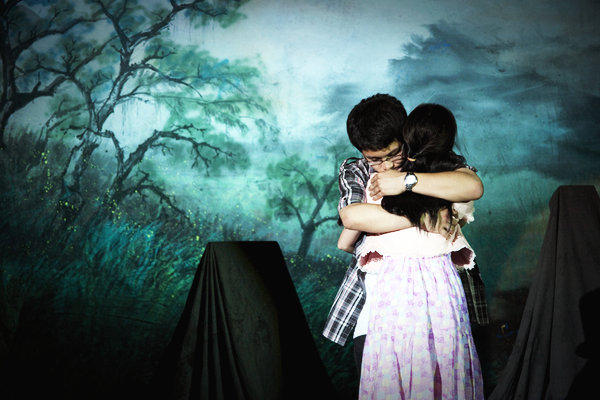 A scene from Our Middle Summer Night's Dream, written and directed by Jin Shifei, is performed by students from Tsinghua University. (Photo by Wen Ya/provided to China Daily) A scene from Our Middle Summer Night's Dream, written and directed by Jin Shifei, is performed by students from Tsinghua University. (Photo by Wen Ya/provided to China Daily)