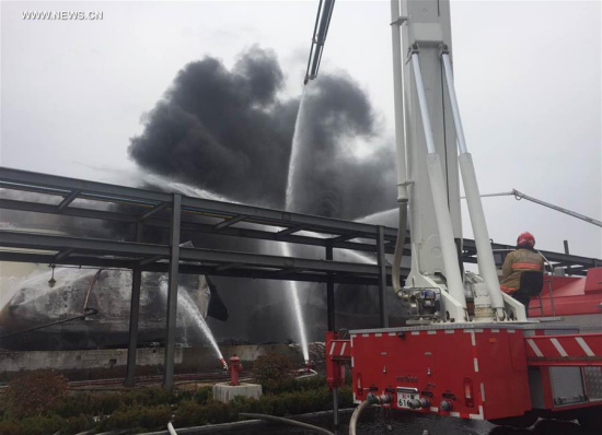 Rescuers work at the explosion site of a petrochemical company in Linyi, east China's Shandong Province, June 5, 2017. (Xinhua) Rescuers work at the explosion site of a petrochemical company in Linyi, east China's Shandong Province, June 5, 2017. (Xinhua)