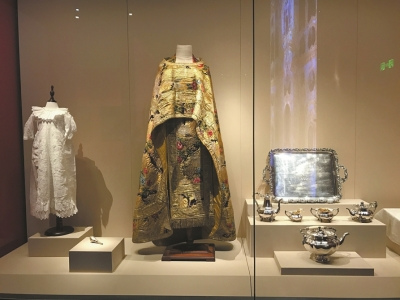Russian costume on display at the Chengdu Museum. (Photo/West China City Daily) Russian costume on display at the Chengdu Museum. (Photo/West China City Daily)