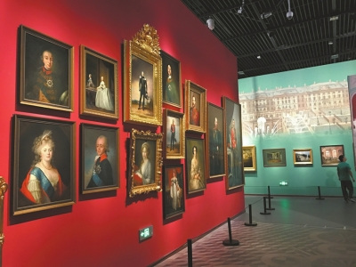 Russian paintings on display at the Chengdu Museum. (Photo/West China City Daily) Russian paintings on display at the Chengdu Museum. (Photo/West China City Daily)