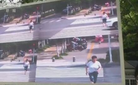 A picture of new red-light camera display screens in the city of Suqian in Jiangsu Province. (Photo/cctv.com) A picture of new red-light camera display screens in the city of Suqian in Jiangsu Province. (Photo/cctv.com)