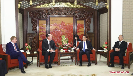 Chinese Premier Li Keqiang (2nd R) meets with a group of U.S. business leaders and former U.S. officials, who are here for the ninth dialogue with their Chinese counterparts, in Beijing, capital of China, June 20, 2017. (Xinhua/Xie Huanchi) Chinese Premier Li Keqiang (2nd R) meets with a group of U.S. business leaders and former U.S. officials, who are here for the ninth dialogue with their Chinese counterparts, in Beijing, capital of China, June 20, 2017. (Xinhua/Xie Huanchi)