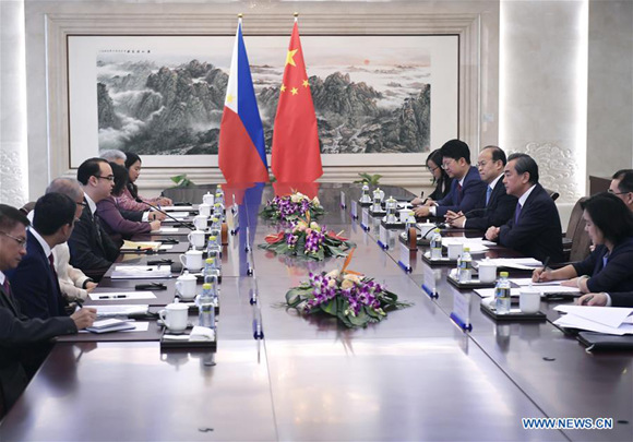 Chinese Foreign Minister Wang Yi holds talks with Philippine Foreign Secretary Alan Peter Cayetano in Beijing, capital of China, June 29, 2017. (Xinhua/Yan Yan) Chinese Foreign Minister Wang Yi holds talks with Philippine Foreign Secretary Alan Peter Cayetano in Beijing, capital of China, June 29, 2017. (Xinhua/Yan Yan)