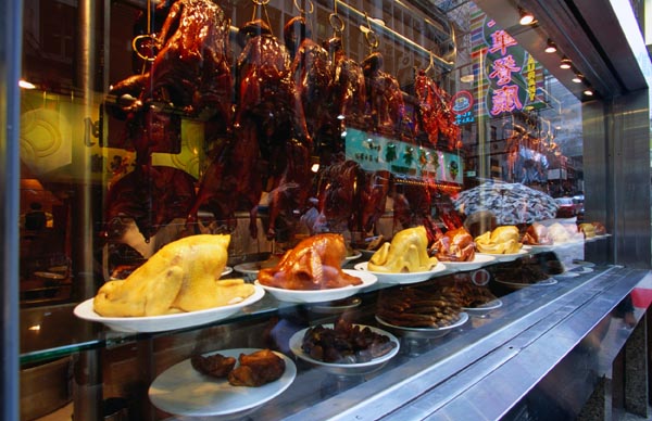 Cooked birds in the shopfront of a Hong Kong restaurant. (Photo provided to China Daily) Cooked birds in the shopfront of a Hong Kong restaurant. (Photo provided to China Daily)