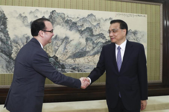 Chinese Premier Li Keqiang (R) meets with Philippine Foreign Secretary Alan Peter Cayetano in Beijing, capital of China, June 30, 2017. (Xinhua/Xie Huanchi) Chinese Premier Li Keqiang (R) meets with Philippine Foreign Secretary Alan Peter Cayetano in Beijing, capital of China, June 30, 2017. (Xinhua/Xie Huanchi)