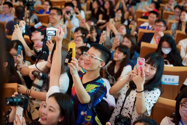 With China's growing national strength and success in developing economic and trade ties with other countries, it's predicted that exporters in the mainland will enjoy low taxes and convenient customs services, plus more trade agreements with other countries, especially those participating in the Belt and Road Initiative, he said. Hsu Jung-hsiao, a 76-year-old retiree from Taiwan who attended the forum, said: I'm not surprised that a growing number of people are willing to live and work in the mainland. For one thing, transportation and public services in major cities are much better than in Taiwan. I have lived in Taiwan since my parents took me to the island in 1949, but I have visited my hometown, Yancheng, Jiangsu province, every year for the past decade. The rapid development of airports and highways mean it's now convenient for me to visit my sister in Yancheng every year, he said. Hsu's sons work in Shanghai and Guangzhou, Guangdong province, because they believe the economic development of large mainland cities offers great potential. Visitor numbers rise Last year, 5.7 million people from Taiwan traveled to the mainland, underscoring the steady growth since the two sides resumed communications 30 years ago. In Nov 1987, after long-standing restrictions on trade and direct communications were abandoned, the Taiwan authorities allowed residents to visit relatives in the mainland. The move ended 38 years without formal communications between the two sides, even though trade via third countries thrived in the 1970s. In 2011, in a bid to boost Taiwan's tourism sector, residents of three mainland cities were allowed to visit Taiwan as individuals - before, visitors were only allowed as members of tour groups. The number of eligible cities has been expanded to 47. Hsu said he has full confidence in cross-Straits businesses and people-to-people exchanges, despite temporary setbacks, because people on both sides share the same roots, traditions, cultural values, culinary habits and language. Moreover, the mainland offers a wider range of employment and business opportunities, and the lifestyle is virtually undistinguishable from that in Taiwan. That point was echoed by Chow: I like living in Xiamen. One important factor is that there is no difference when I go to restaurants or supermarkets in the city. I can get everything I want, just like at home. Despite the political setbacks, Yin Cunyi, a professor at Tsinghua University's Institute of Taiwan Studies, believes the mainland's determination to improve the lives of people on both sides of the Straits remains unchanged. The political relations between the two sides are virtually 'frozen', but communications between people on both sides of the Straits are really 'hot', because they still need to trade, he said. The mainland's growing popularity with businesspeople from the island is demonstrated by the number of startups in the Taiwan pavilion in the Xiamen section of the Fujian Free Trade Zone. To date, 81 companies have chosen to base themselves in the pavilion, which opened a year ago. It is an irreversible trend; businesses and organizations on both sides will engage in a wider range of exchanges and interactions in the coming years, Yin said. With China's growing national strength and success in developing economic and trade ties with other countries, it's predicted that exporters in the mainland will enjoy low taxes and convenient customs services, plus more trade agreements with other countries, especially those participating in the Belt and Road Initiative, he said. Hsu Jung-hsiao, a 76-year-old retiree from Taiwan who attended the forum, said: I'm not surprised that a growing number of people are willing to live and work in the mainland. For one thing, transportation and public services in major cities are much better than in Taiwan. I have lived in Taiwan since my parents took me to the island in 1949, but I have visited my hometown, Yancheng, Jiangsu province, every year for the past decade. The rapid development of airports and highways mean it's now convenient for me to visit my sister in Yancheng every year, he said. Hsu's sons work in Shanghai and Guangzhou, Guangdong province, because they believe the economic development of large mainland cities offers great potential. Visitor numbers rise Last year, 5.7 million people from Taiwan traveled to the mainland, underscoring the steady growth since the two sides resumed communications 30 years ago. In Nov 1987, after long-standing restrictions on trade and direct communications were abandoned, the Taiwan authorities allowed residents to visit relatives in the mainland. The move ended 38 years without formal communications between the two sides, even though trade via third countries thrived in the 1970s. In 2011, in a bid to boost Taiwan's tourism sector, residents of three mainland cities were allowed to visit Taiwan as individuals - before, visitors were only allowed as members of tour groups. The number of eligible cities has been expanded to 47. Hsu said he has full confidence in cross-Straits businesses and people-to-people exchanges, despite temporary setbacks, because people on both sides share the same roots, traditions, cultural values, culinary habits and language. Moreover, the mainland offers a wider range of employment and business opportunities, and the lifestyle is virtually undistinguishable from that in Taiwan. That point was echoed by Chow: I like living in Xiamen. One important factor is that there is no difference when I go to restaurants or supermarkets in the city. I can get everything I want, just like at home. Despite the political setbacks, Yin Cunyi, a professor at Tsinghua University's Institute of Taiwan Studies, believes the mainland's determination to improve the lives of people on both sides of the Straits remains unchanged. The political relations between the two sides are virtually 'frozen', but communications between people on both sides of the Straits are really 'hot', because they still need to trade, he said. The mainland's growing popularity with businesspeople from the island is demonstrated by the number of startups in the Taiwan pavilion in the Xiamen section of the Fujian Free Trade Zone. To date, 81 companies have chosen to base themselves in the pavilion, which opened a year ago. It is an irreversible trend; businesses and organizations on both sides will engage in a wider range of exchanges and interactions in the coming years, Yin said.