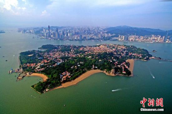 Gulangyu island in east China's Fujian Province, famous for its varied architecture and multicultural history, is included on the UNESCO World Heritage list, July 8, 2017. (Photo: China News Service/Wang Dongming) Gulangyu island in east China's Fujian Province, famous for its varied architecture and multicultural history, is included on the UNESCO World Heritage list, July 8, 2017. (Photo: China News Service/Wang Dongming)