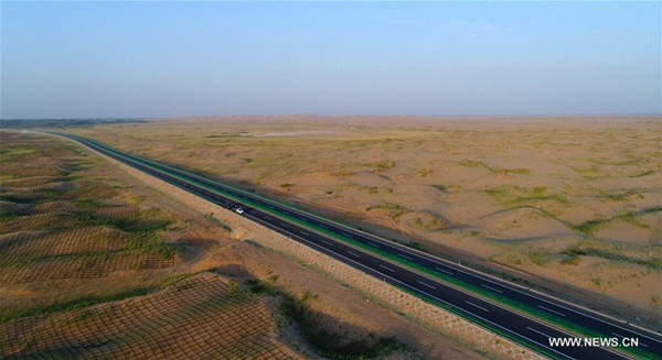 Photo taken on July 14, 2017 shows the Jingxin Expressway (G7) in Bayan Nur City, north China's Inner Mongolia Autonomous Region. The Jingxin Expressway links Beijing, capital of China, and Urumqi, capital of northwest China's Xinjiang Uygur Autonomous Region. (Xinhua/Deng Hua) Photo taken on July 14, 2017 shows the Jingxin Expressway (G7) in Bayan Nur City, north China's Inner Mongolia Autonomous Region. The Jingxin Expressway links Beijing, capital of China, and Urumqi, capital of northwest China's Xinjiang Uygur Autonomous Region. (Xinhua/Deng Hua)