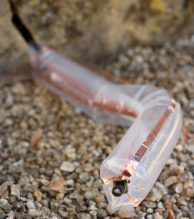 The vine–like robot is a tube of soft material that grows in one direction. /Photo via Stanford University The vine–like robot is a tube of soft material that grows in one direction. /Photo via Stanford University