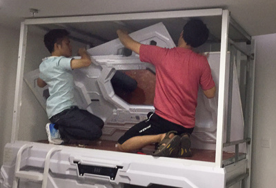 A sleeping capsule in Shanghai is dismantled on Monday. (Photo by Li Jing/China Daily) A sleeping capsule in Shanghai is dismantled on Monday. (Photo by Li Jing/China Daily)