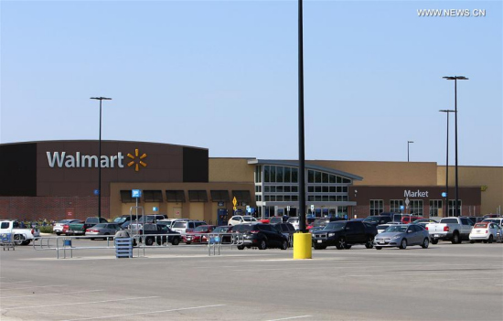 Photo taken on July 23, 2017 shows a Walmart parking area where an illegal immigrants' incident occurred in San Antonio, Texas, the United States. Eight people were found dead in a trailer carrying illegal immigrants at the Walmart parking area in southern Texas City of San Antonio early Sunday morning, authorities said. (Xinhua/Yan Bo) Photo taken on July 23, 2017 shows a Walmart parking area where an illegal immigrants' incident occurred in San Antonio, Texas, the United States. Eight people were found dead in a trailer carrying illegal immigrants at the Walmart parking area in southern Texas City of San Antonio early Sunday morning, authorities said. (Xinhua/Yan Bo)