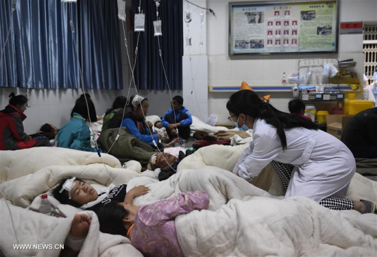 Injured people receive medical treatment at the People's Hospital in quake-hit Jiuzhaigou County, southwest China's Sichuan Province, early Aug. 9, 2017. A 7.0-magnitude earthquake jolted Jiuzhaigou County Tuesday night. (Xinhua/Liu Kun) Injured people receive medical treatment at the People's Hospital in quake-hit Jiuzhaigou County, southwest China's Sichuan Province, early Aug. 9, 2017. A 7.0-magnitude earthquake jolted Jiuzhaigou County Tuesday night. (Xinhua/Liu Kun)