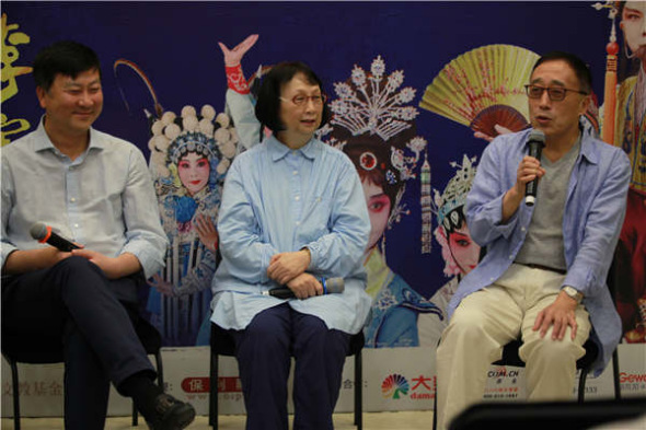 From right: Li with Vivien Koo Huai-chun, CEO of the Taipei-based C.F. Koo Foundation, and Guo Wenpeng, CEO of Poly Theater Management Co Ltd, at a promotional event in Beijing. (Photo provided to China Daily) From right: Li with Vivien Koo Huai-chun, CEO of the Taipei-based C.F. Koo Foundation, and Guo Wenpeng, CEO of Poly Theater Management Co Ltd, at a promotional event in Beijing. (Photo provided to China Daily)