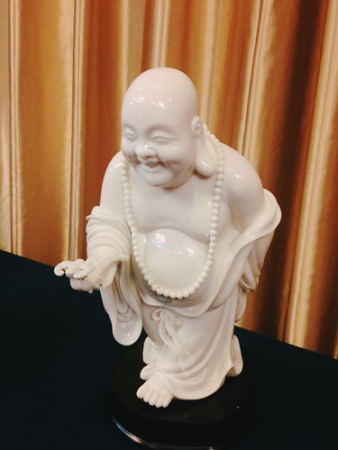 A Dehua porcelain statuette of a Buddhist figure (Photo: GT/Xu Liuliu) A Dehua porcelain statuette of a Buddhist figure (Photo: GT/Xu Liuliu)
