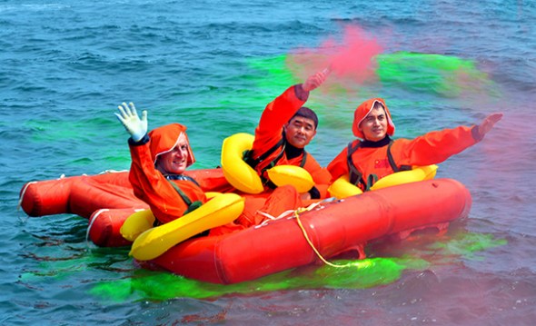 Astronauts Matthias Maurer (left), Liu Boming and Ye Guangfu signal for help in Monday's training. Astronauts Matthias Maurer (left), Liu Boming and Ye Guangfu signal for help in Monday's training.