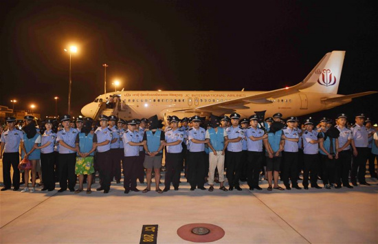 Suspects in telecoms scams are brought back to China from Cambodia at Chengdu Shuangliu International Airport in Chengdu, capital of southwest China's Sichuan Province, Aug. 24, 2017. Cambodia on Thursday deported 122 Chinese nationals, including 16 women, suspected of operating a telecoms scam to extort money from victims in China, a senior police official said. (Xinhua/Wu Guangyu) Suspects in telecoms scams are brought back to China from Cambodia at Chengdu Shuangliu International Airport in Chengdu, capital of southwest China's Sichuan Province, Aug. 24, 2017. Cambodia on Thursday deported 122 Chinese nationals, including 16 women, suspected of operating a telecoms scam to extort money from victims in China, a senior police official said. (Xinhua/Wu Guangyu)
