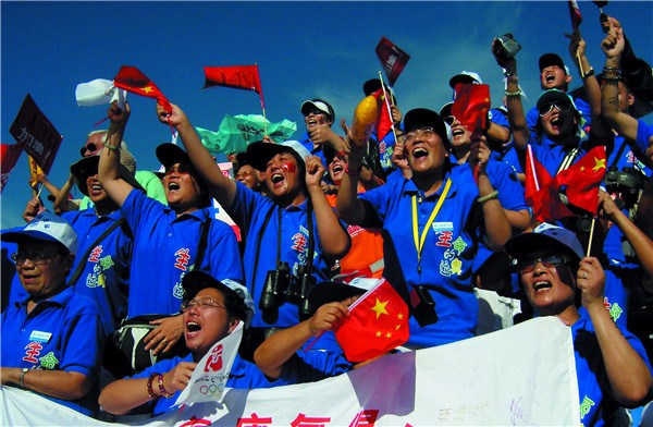 In 2008, the club organized a trip for about 200 members, who traveled to Beijing to attend the Summer Olympics. WU XIAOYAN/FOR CHINA DAILY In 2008, the club organized a trip for about 200 members, who traveled to Beijing to attend the Summer Olympics. WU XIAOYAN/FOR CHINA DAILY