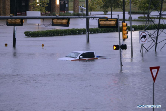 Vehicles are submerged in flood in great Houston area, Texas, the United States, Aug. 27, 2017 as the Hurricane Harvey made its strong landfall over the Texas Gulf Coast Friday night. (Xinhua/Song Qiong) Vehicles are submerged in flood in great Houston area, Texas, the United States, Aug. 27, 2017 as the Hurricane Harvey made its strong landfall over the Texas Gulf Coast Friday night. (Xinhua/Song Qiong)
