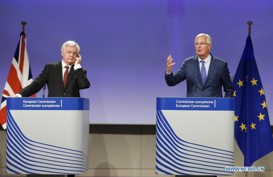 British Brexit secretary David Davis (L) and European Union (EU) chief negotiator Michel Barnier attend a joint press briefing in Brussels, Belgium, Aug. 31, 2017. (Xinhua/Ye Pingfan) British Brexit secretary David Davis (L) and European Union (EU) chief negotiator Michel Barnier attend a joint press briefing in Brussels, Belgium, Aug. 31, 2017. (Xinhua/Ye Pingfan)
