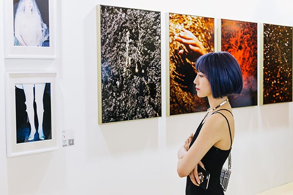 Photofairs Shanghai meets a rising demand for collectable, fine-art photography in the country. (Photo by James Ambrose/China Daily) Photofairs Shanghai meets a rising demand for collectable, fine-art photography in the country. (Photo by James Ambrose/China Daily)