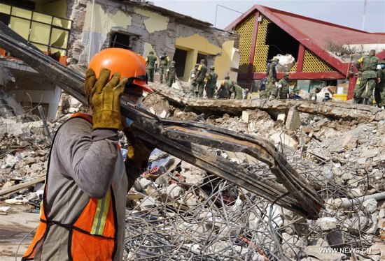 Rescuers work after an earthquake in Juchitan of Oaxaca state Sept. 8, 2017. (Xinhua/David de la Paz) Rescuers work after an earthquake in Juchitan of Oaxaca state Sept. 8, 2017. (Xinhua/David de la Paz)