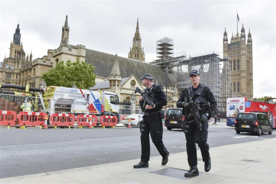 Police patrol on a street in London, Britain on Sept. 17, 2017. (Xinhua/Stephen Chung) Police patrol on a street in London, Britain on Sept. 17, 2017. (Xinhua/Stephen Chung)