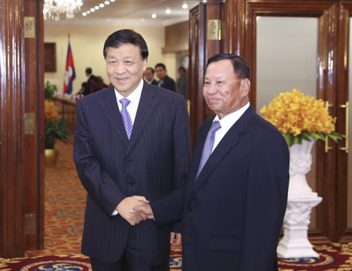 Liu Yunshan (L), a member of the Standing Committee of the Political Bureau of the Communist Party of China (CPC) Central Committee, meets with Cambodia's acting head of state and Senate President Samdech Say Chhum in Phnom Penh, Cambodia, Sept. 19, 2017. (Xinhua/Ding Lin) Liu Yunshan (L), a member of the Standing Committee of the Political Bureau of the Communist Party of China (CPC) Central Committee, meets with Cambodia's acting head of state and Senate President Samdech Say Chhum in Phnom Penh, Cambodia, Sept. 19, 2017. (Xinhua/Ding Lin)