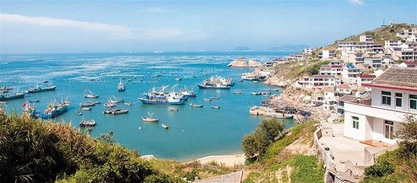 Sandy island beaches, seafood and a ghost town