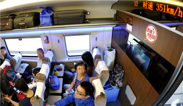 The Fuxing fleet of bullet trains, which runs 350 kilometer per hour, was put into service on the Beijing-Shanghai high-speed rail line in September. (Photo/Xinhua) The Fuxing fleet of bullet trains, which runs 350 kilometer per hour, was put into service on the Beijing-Shanghai high-speed rail line in September. (Photo/Xinhua)