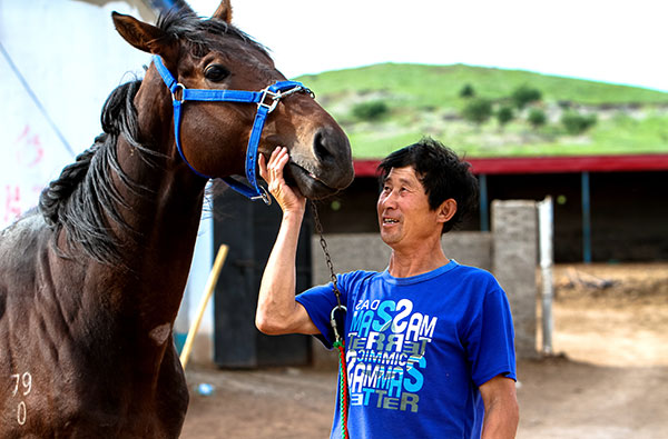 Residents with an interest in horses have been encouraged to start equine-related businesses in Horqin Right Wing Middle Banner to boost their income. (Photo provided to China Daily) Residents with an interest in horses have been encouraged to start equine-related businesses in Horqin Right Wing Middle Banner to boost their income. (Photo provided to China Daily)