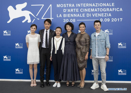 Actress Peng Jing, actor Geng Le, actress Zhou Meijun, Director Vivian Qu, actress Shi Ke and actor Wang Yuexin (L-R) pose during a photocall for the movie Angels wear white at the 74th Venice Film Festival in Venice, Italy, Sept. 7, 2017. (Xinhua/Jin Yu) Actress Peng Jing, actor Geng Le, actress Zhou Meijun, Director Vivian Qu, actress Shi Ke and actor Wang Yuexin (L-R) pose during a photocall for the movie Angels wear white at the 74th Venice Film Festival in Venice, Italy, Sept. 7, 2017. (Xinhua/Jin Yu)
