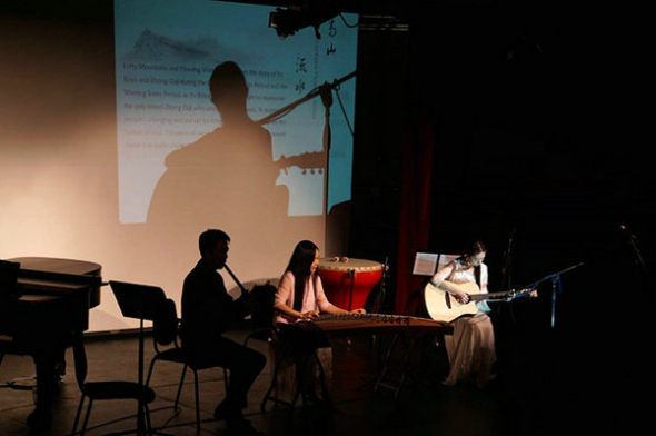 A culture talk, Gu Zheng and Poem, was held at the Massachusetts Institute of Technology, U.S., Oct. 13, 2017. (Photo/Chinaculture.org) A culture talk, Gu Zheng and Poem, was held at the Massachusetts Institute of Technology, U.S., Oct. 13, 2017. (Photo/Chinaculture.org)