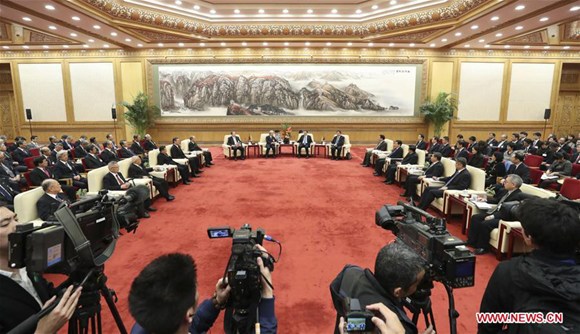 Chinese Premier Li Keqiang meets with a Japanese delegation from major Japanese enterprises in Beijing, capital of China, Nov. 21, 2017. The delegation was headed by Chair of the Japan Business Federation Sadayuki Sakakibara, President of the Japan-China Association on Economy and Trade Shoji Muneoka, and Chair of the Japan Chamber of Commerce and Industry Akio Mimura. (Xinhua/Pang Xinglei) Chinese Premier Li Keqiang meets with a Japanese delegation from major Japanese enterprises in Beijing, capital of China, Nov. 21, 2017. The delegation was headed by Chair of the Japan Business Federation Sadayuki Sakakibara, President of the Japan-China Association on Economy and Trade Shoji Muneoka, and Chair of the Japan Chamber of Commerce and Industry Akio Mimura. (Xinhua/Pang Xinglei)
