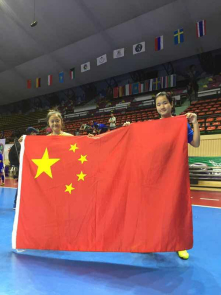 Huang Ting and Li Fangshu pose for a photo after winning the final match of the First U18 Deaf Indoor Futsal Football Championship. (Photo/chinadaily.com.cn) Huang Ting and Li Fangshu pose for a photo after winning the final match of the First U18 Deaf Indoor Futsal Football Championship. (Photo/chinadaily.com.cn)