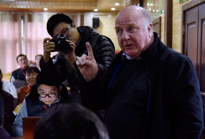 Connolly speaks during a discussion with Huamao villagers. WU WEI/FOR CHINA DAILY Connolly speaks during a discussion with Huamao villagers. WU WEI/FOR CHINA DAILY