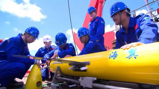 The SeaWing 1000 underwater glider / CGTN Photo