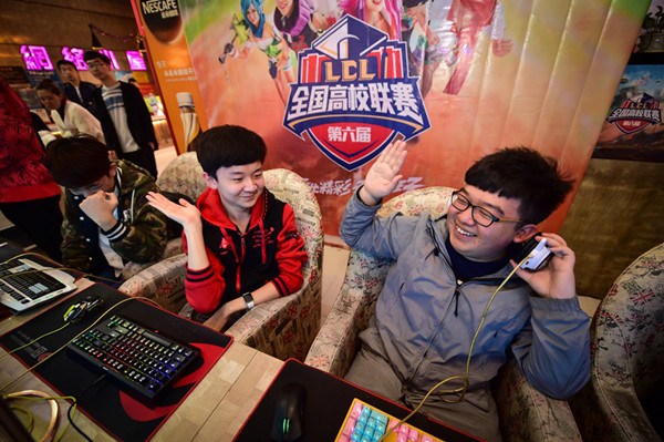 Investing in players and their welfare is now an increasing priority for leagues and clubs as e-sports becomes more and more professional. CHINA DAILY Investing in players and their welfare is now an increasing priority for leagues and clubs as e-sports becomes more and more professional. CHINA DAILY