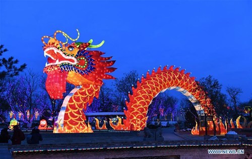 Photo taken on Jan. 29, 2018 shows the night view of a lantern fair in underground courtyard in Shanzhou District of Sanmenxia, central China's Henan Province. (Xinhua/Zhu Xiang)