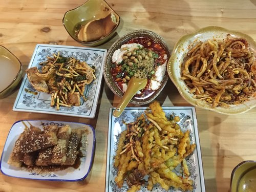 Local snacks in Anren Photo: Huang Tingting/GT Local snacks in Anren Photo: Huang Tingting/GT