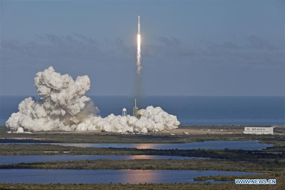 A SpaceX Falcon Heavy rocket lifts off from Florida's Kennedy Space Center, the United States, Feb. 6, 2018. (Xinhua/NASA) A SpaceX Falcon Heavy rocket lifts off from Florida's Kennedy Space Center, the United States, Feb. 6, 2018. (Xinhua/NASA)