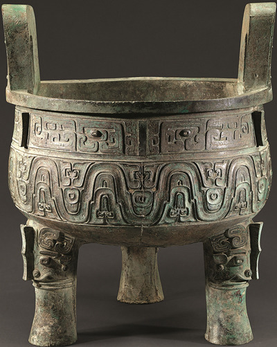 Da Ke Ding, a 2,000-year-old bronze tripod, is one of the most important artifacts at the Shanghai Museum. (PHOTOS PROVIDED TO CHINA DAILY)
