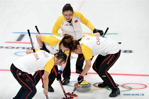 China's athletes compete during women's round robin event of curling against Canada at 2018 PyeongChang Winter Olympic Games at Gangneung Curling Centre, Gangneung, South Korea, Feb. 20, 2018. China won 7:5. (Xinhua/Ma Ping) China's athletes compete during women's round robin event of curling against Canada at 2018 PyeongChang Winter Olympic Games at Gangneung Curling Centre, Gangneung, South Korea, Feb. 20, 2018. China won 7:5. (Xinhua/Ma Ping)