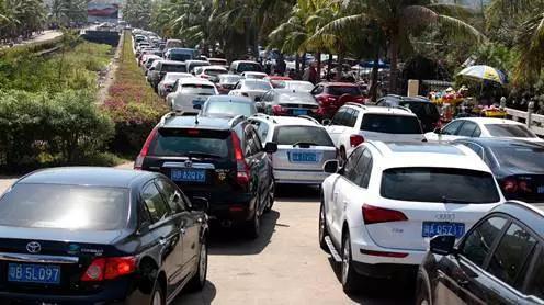 Hainan tourists remain stranded