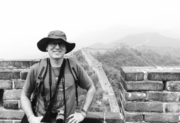 U.S. author tweaks Great Wall story about love