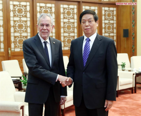 Li Zhanshu (R), chairman of the Standing Committee of the National People's Congress, meets with Austrian President Alexander Van der Bellen at the Great Hall of the People in Beijing, capital of China, April 9, 2018. (Xinhua/Liu Weibing) Li Zhanshu (R), chairman of the Standing Committee of the National People's Congress, meets with Austrian President Alexander Van der Bellen at the Great Hall of the People in Beijing, capital of China, April 9, 2018. (Xinhua/Liu Weibing)