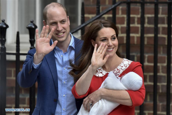 Prince William (L), Duke of Cambridge, and his wife Catherine, Duchess of Cambridge, present their newborn son outside St. Mary's Hospital in London, Britain, on April 23, 2018. Catherine on Monday gave birth to a boy, her third child, who is the fifth in line to the British throne. (Xinhua/Stephen Chung) Prince William (L), Duke of Cambridge, and his wife Catherine, Duchess of Cambridge, present their newborn son outside St. Mary's Hospital in London, Britain, on April 23, 2018. Catherine on Monday gave birth to a boy, her third child, who is the fifth in line to the British throne. (Xinhua/Stephen Chung)